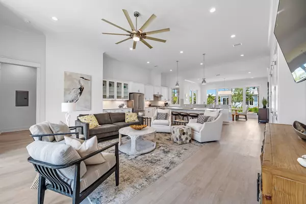 Discover Luxury and Tranquility at 8710 Jamestown CT in Gulf Shores, AL