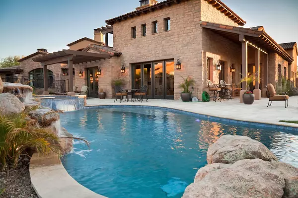 SARAH HARE REAL ESTATE SONORAN LIVING WITH SARAH
