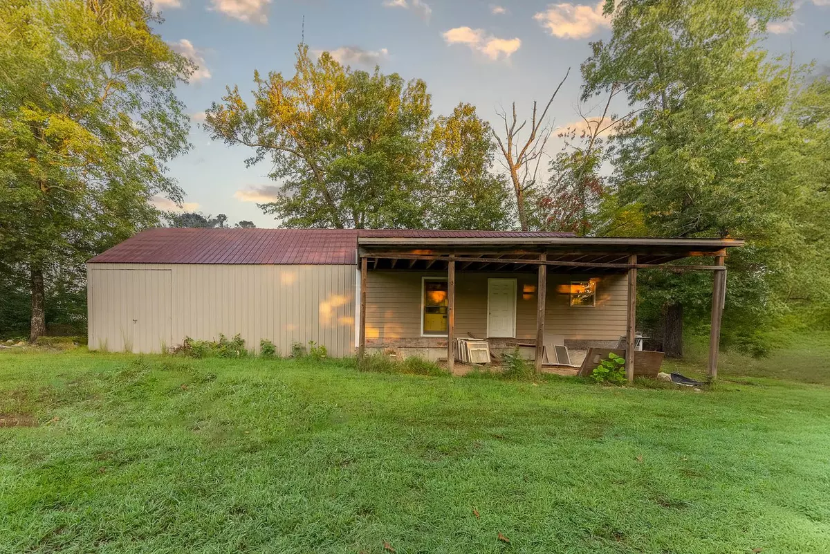 Home on 5 acres000