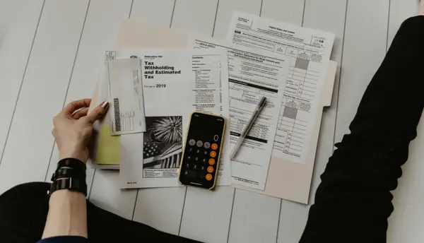 How To Avoid Inheritance Tax: Comparison between 1031 Exchange and Non 1031 Exchange Property,Thomas J. Morillo