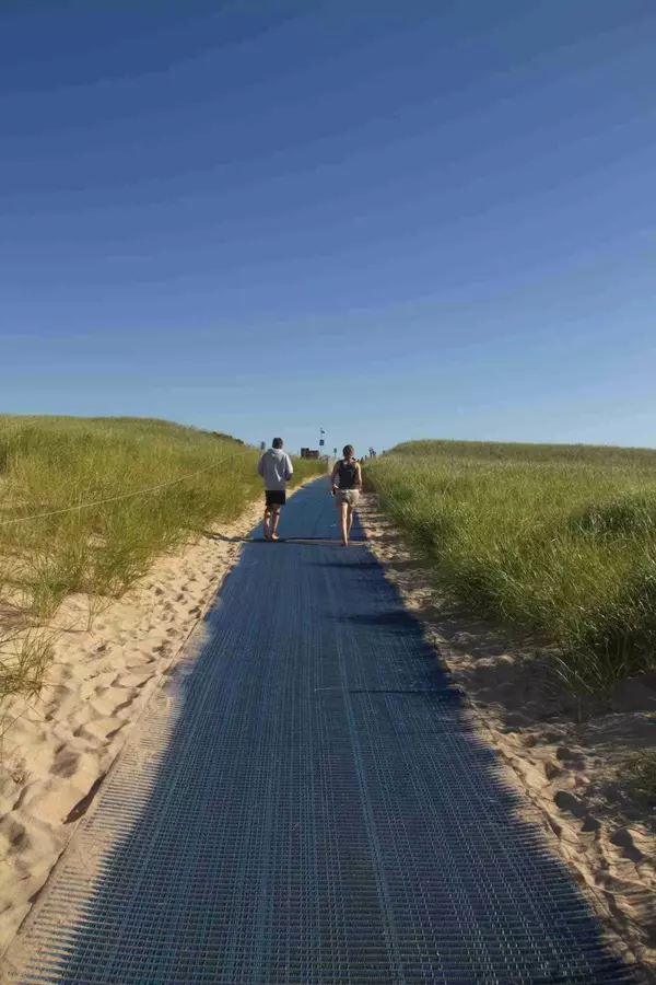 Race Point Beach-Beach Walk