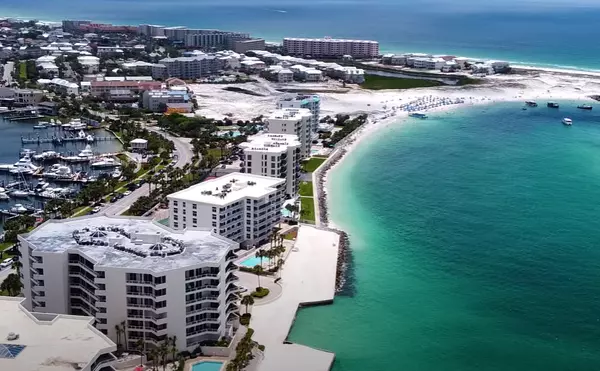 Finding Serenity: Peaceful Living in NW Florida,Tim Whittemore
