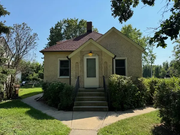 4BR/3BA Braham Home For Sale,Chuck Carstensen
