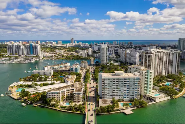 The Most Luxurious Condo Buildings in Venetian Islands,Barbara Ciaccio Morales