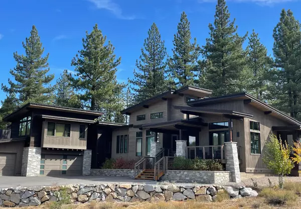 x Neighborhood Truckee home IMG_2751