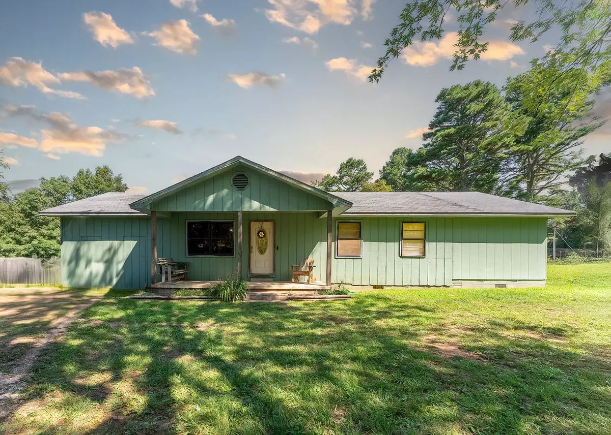 Home in Deer AR000