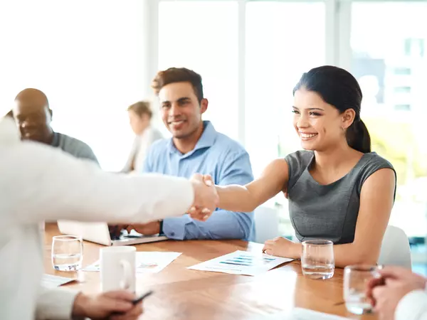 Sell Smart: 5 Expert Negotiation Tactics to Boost Your Home's Sale Price,Rhonda Fischer