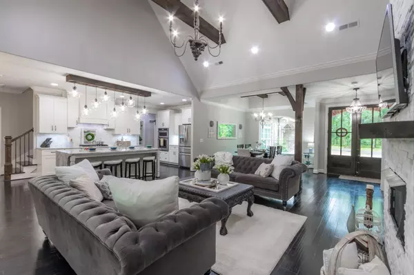 Pros and Cons of Home Ownership vs. Renting: Making the Right Choice
