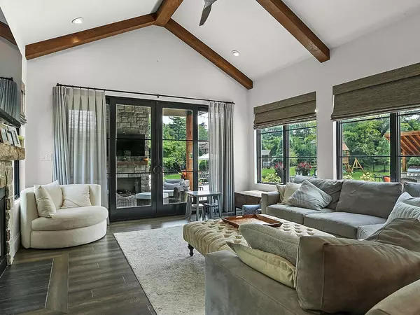 vaulted ceiling in living room in st louis home