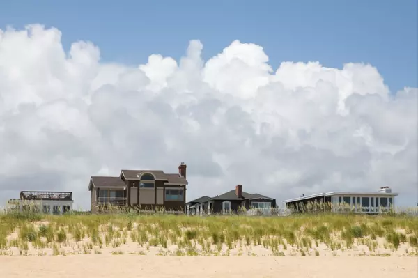 beach-homes-2023-11-27-05-20-34-utc