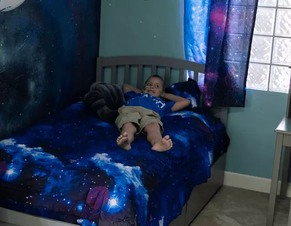 Aleksander's Wish For A Galaxy-Themed Room Is Out Of This World,Heidi Spielman