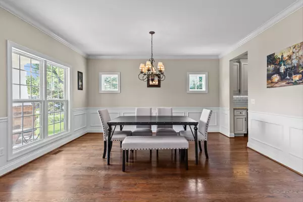 modern dining room in brentwood,mo home