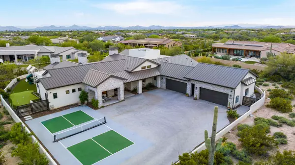 feature image of Is Adding a Pickleball Court to Your Luxury Home Worth It?