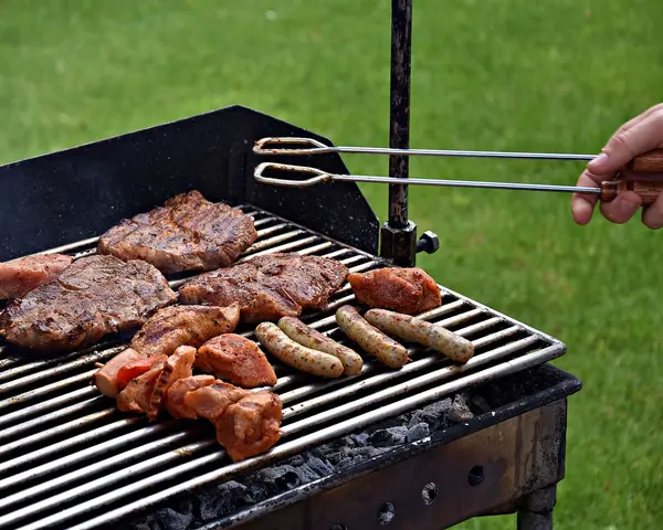 A Foodie's Guide to Birmingham's Best BBQ Joints,Eddie Carr