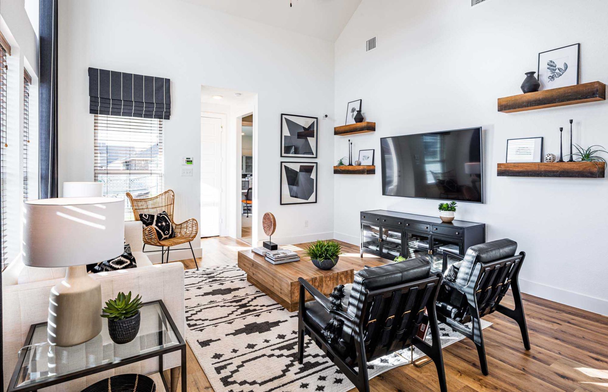 5deec4e93b77e_03DFW-PecanSquare-Lynnwood_orig