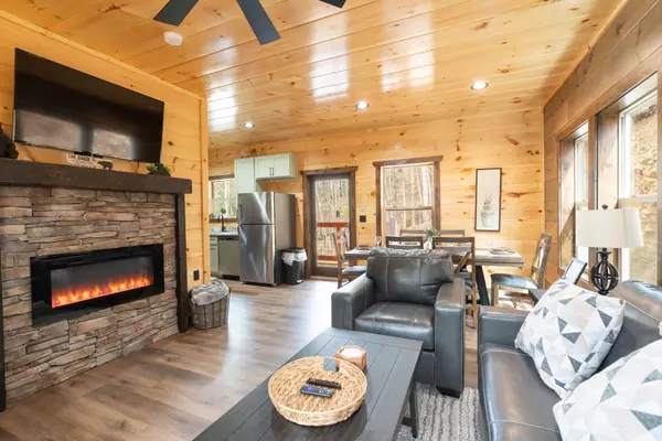 Discover Your Dream Retreat: Luxurious Cabin in Shagbark, Sevierville, TN,Ken Herod