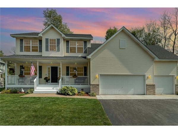 feature image of Stunning 3-Bedroom, 4-Bathroom Gem in White Bear Township