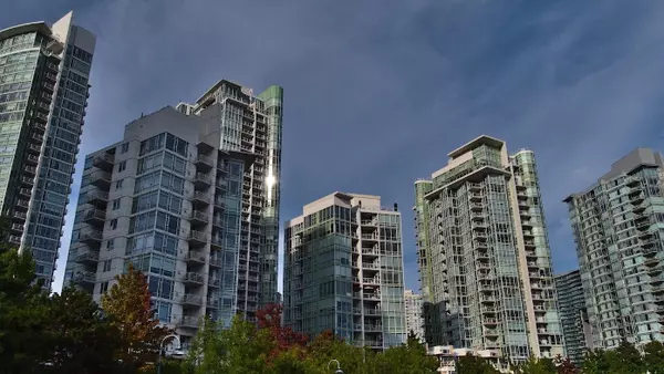 Greater Vancouver Real Estate Market Sees Both Buyers And Sellers Hesitating,Sergey Korostensky