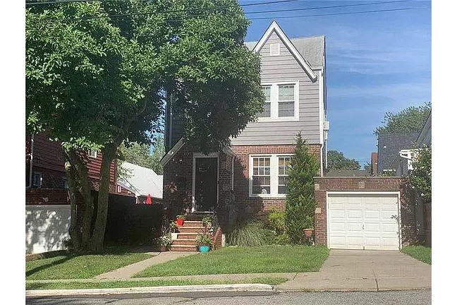 Staten Island, NY 10310-3009,657 Pelton Ave