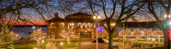 Plan Your Lake Geneva Wedding: Venues, Winter Bridal Expo & Gage Marine | Kim & Joel Reyenga",Kim & Joel Reyenga