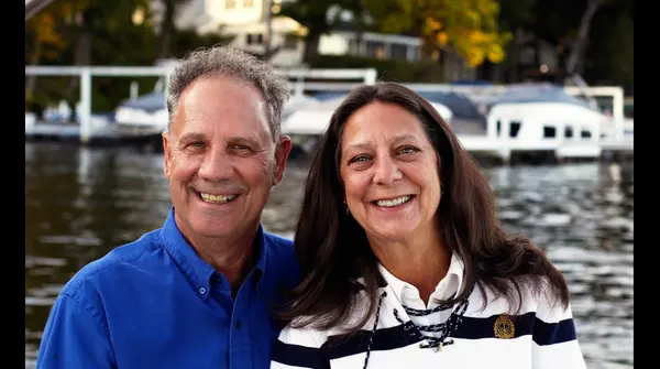 "The Top Real Estate Agents in Lake Geneva: Why Choose Kim & Joel Reyenga?",Kim & Joel Reyenga