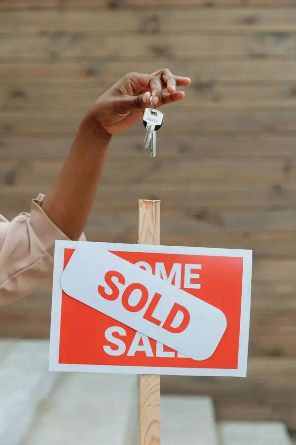 Top 10 Tips for Sellers: Getting Started and Getting Sold!,Jasmine Hanonu