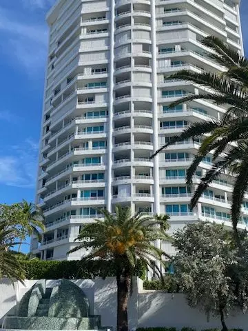 feature image of Live at the Cristelle Lauderdale-By-The-Sea