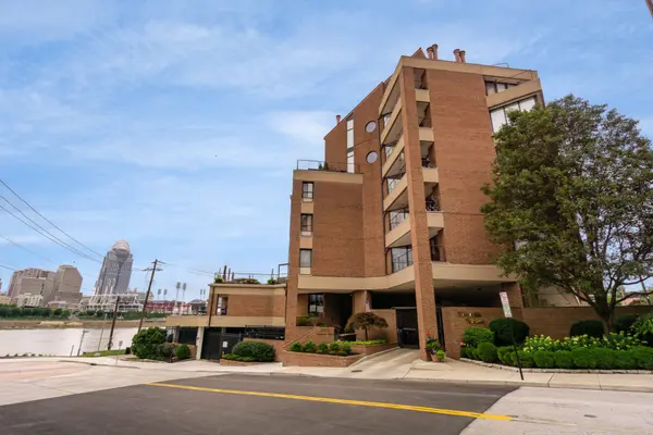 Riverside Terrace: Front