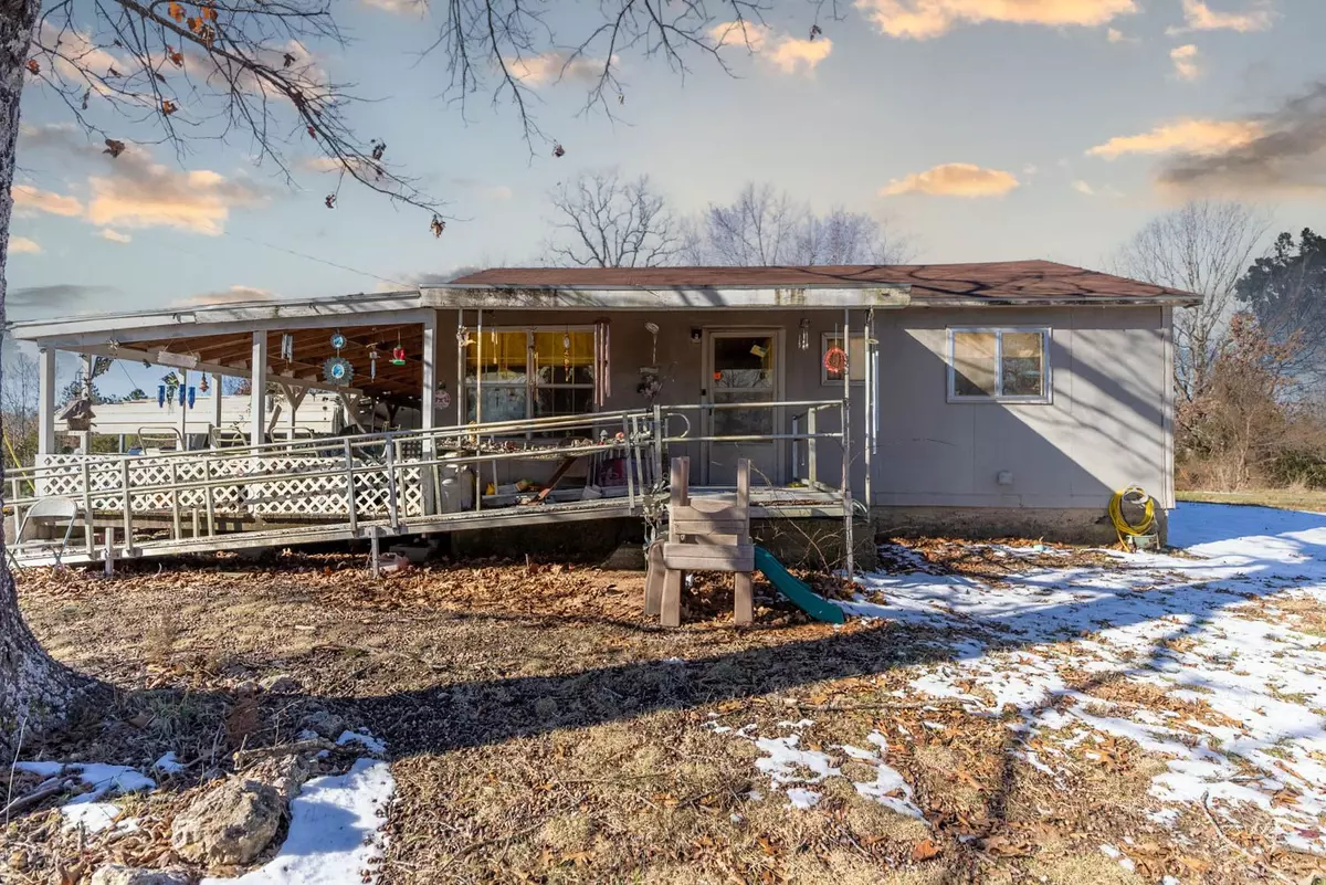 Country Home for Sale in the Ozarks1