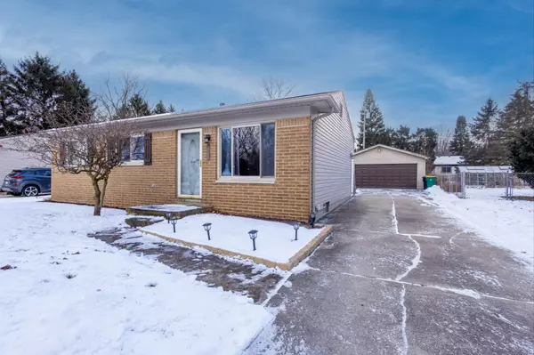 Discover the Charm of 33613 Longwood Drive: Your New Home in Farmington Hills