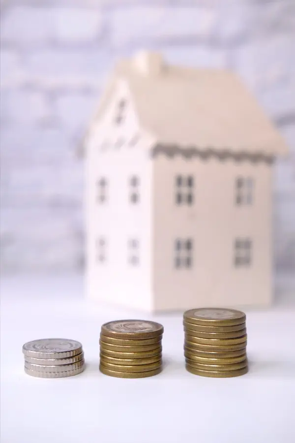 THE Step-by-Step Guide to Buying Your First Home!,Christina Sparks