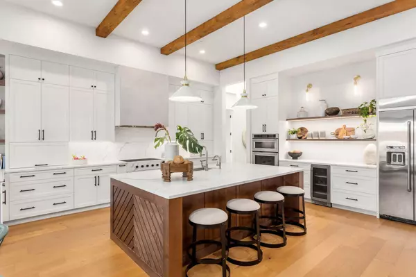 modern-kitchen-with-boho-touches