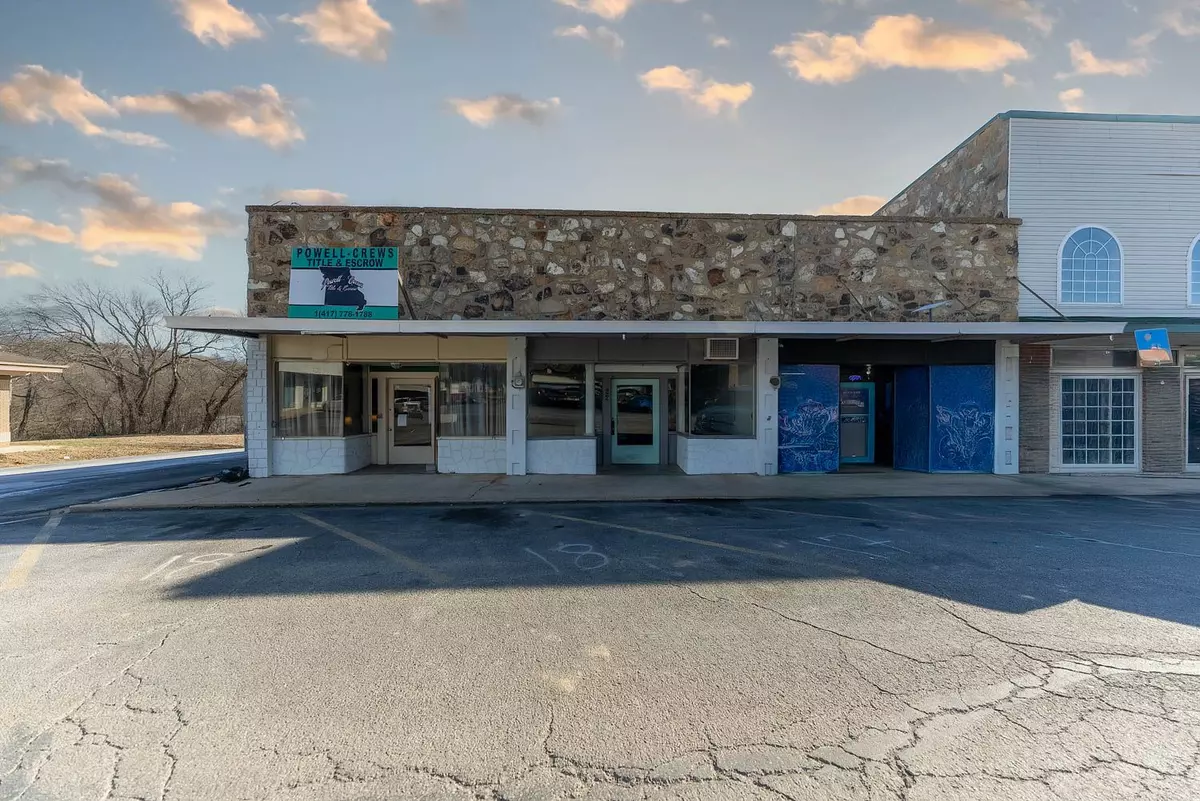 Commercial Building000