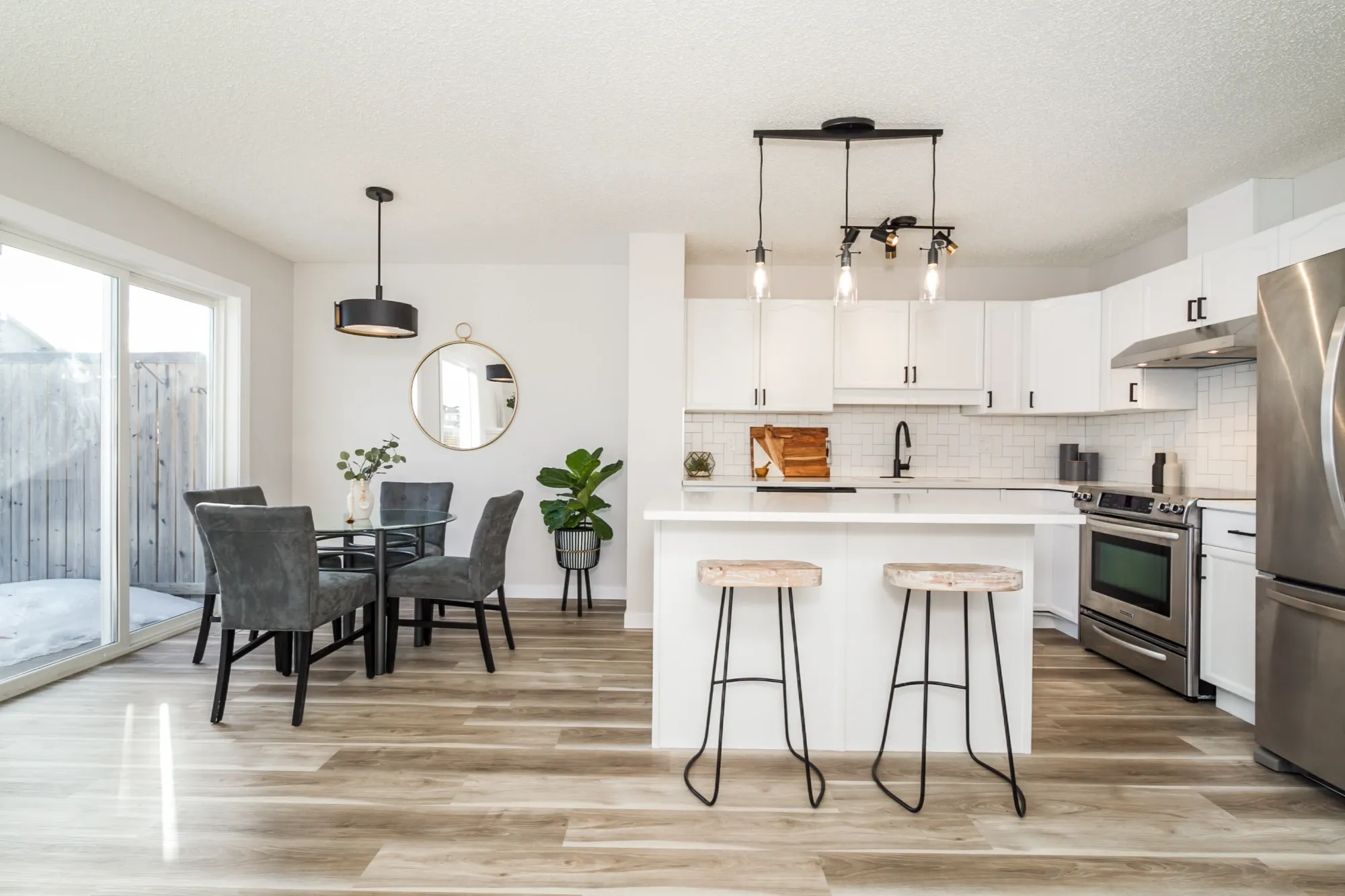 We Stage Your Home At No Cost To You