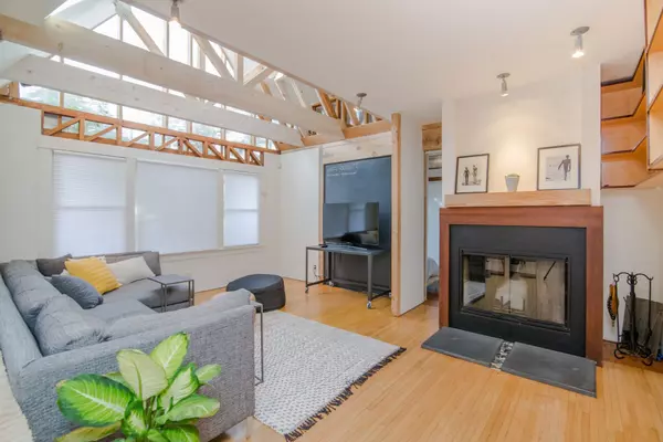 3 Reasons why Downsizing Isn't Just for Old People!,Pam Corning