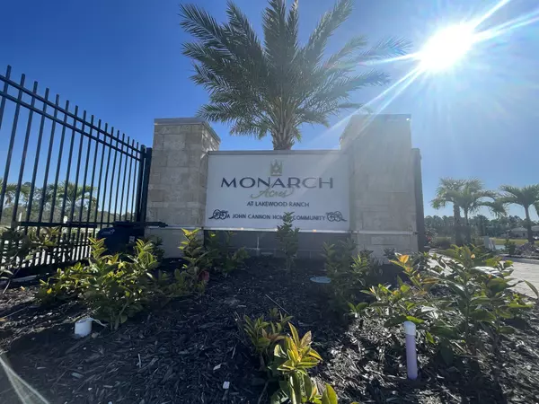 Monarch Acres vs. Kingfisher Estates: The Ultimate Luxury Neighborhood Showdown in Lakewood Ranch,Adam Miller
