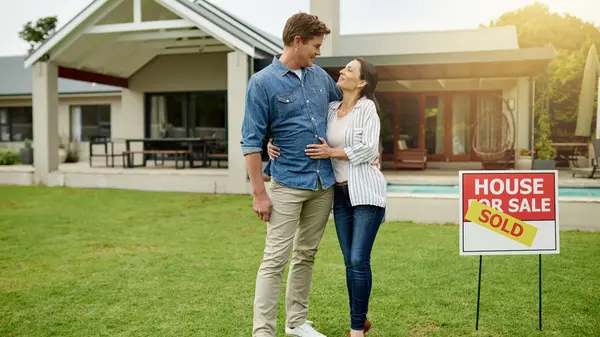 How to Buy a Home Contingent Upon Selling Your Current Home,Maiyah Jimenez