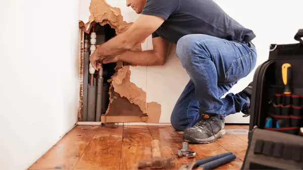 How Much Should Homeowners Save for Emergency Repairs?,Alicia McConnel