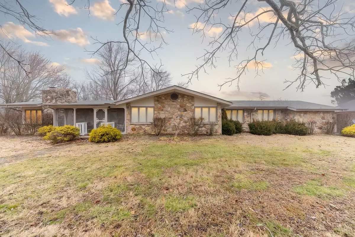 Home on 40 acres000