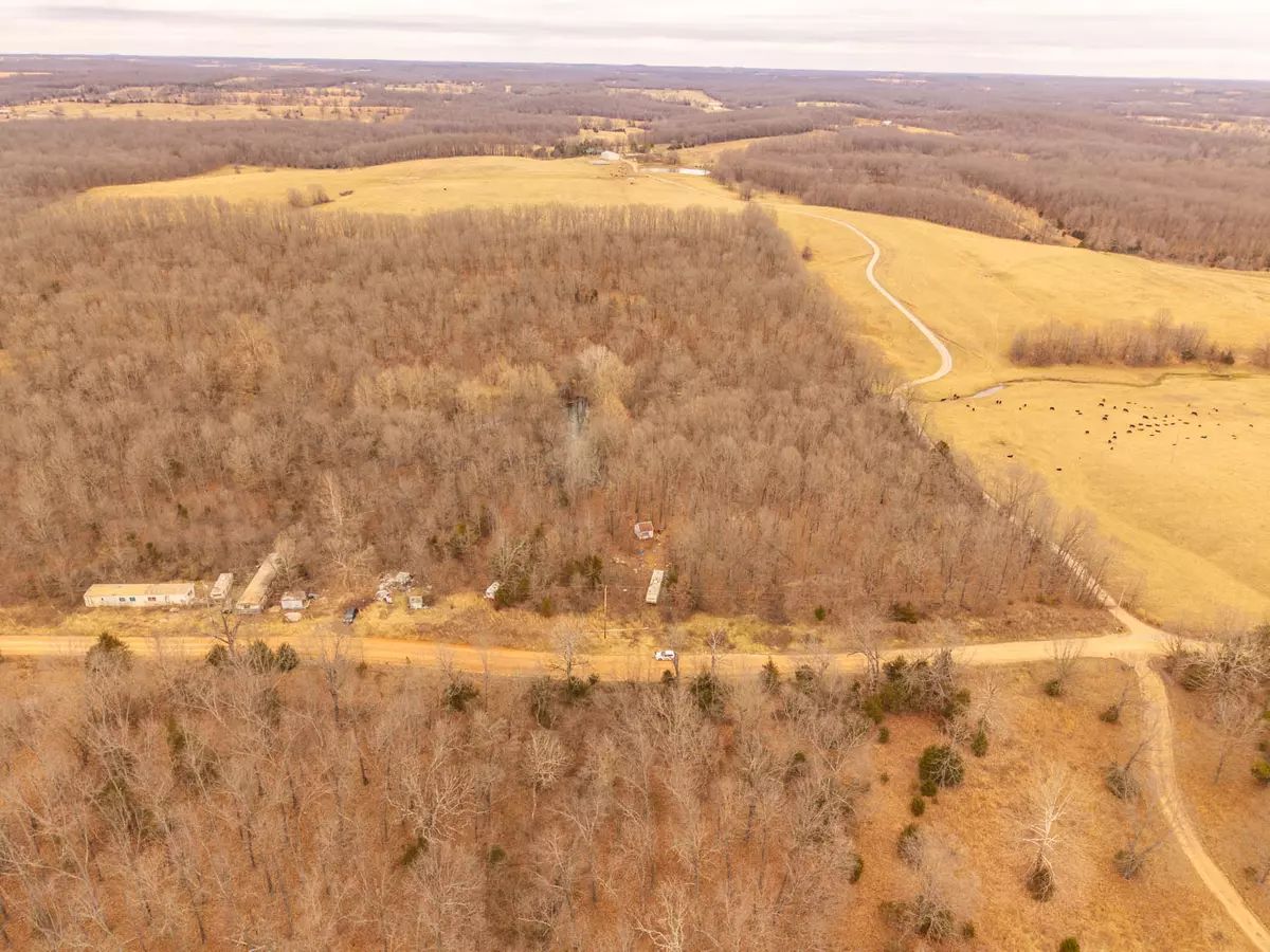 3.3 acres of land000