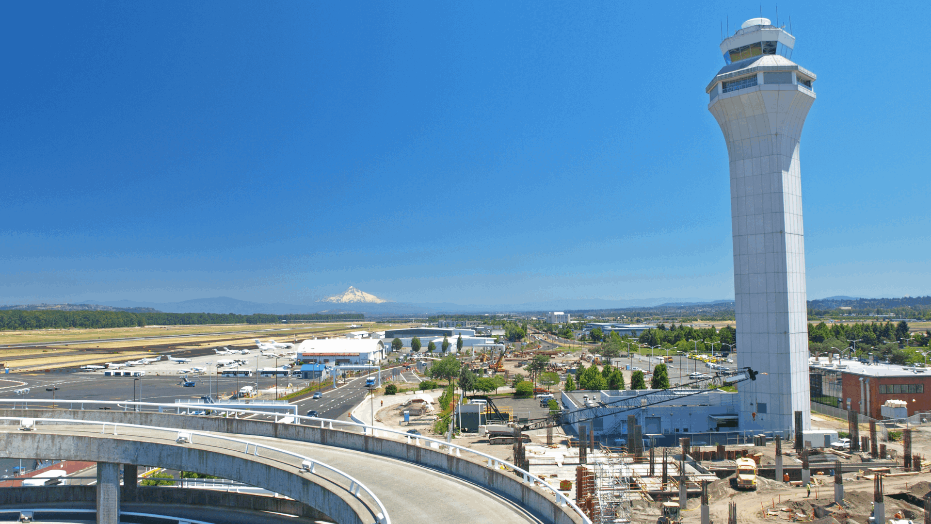 Easy Access to Portland International Airport