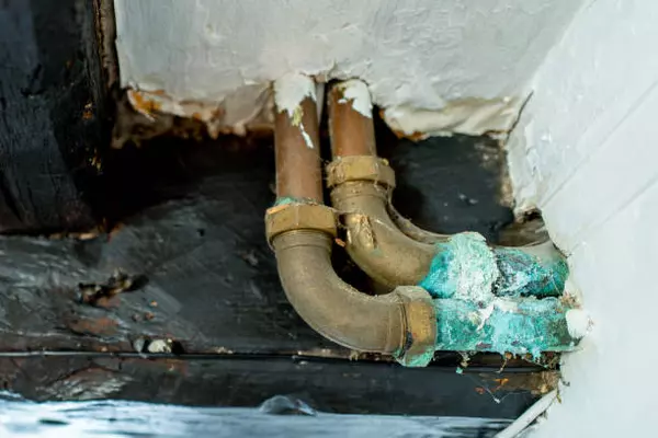 December Home Maintenance Must-Do: Prevent Holiday & Winter Plumbing Disasters!