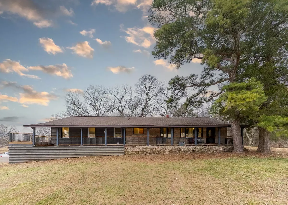 Horse Farm for Sale in Howell County Missouri1