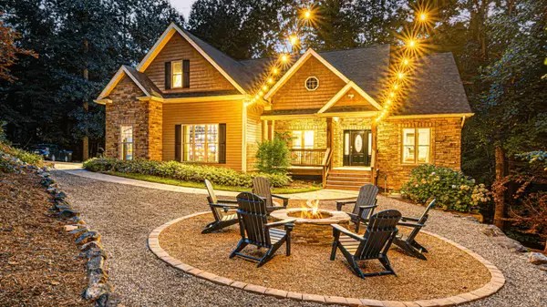 feature image of 15 Gaston Mountain Rd, Asheville, NC