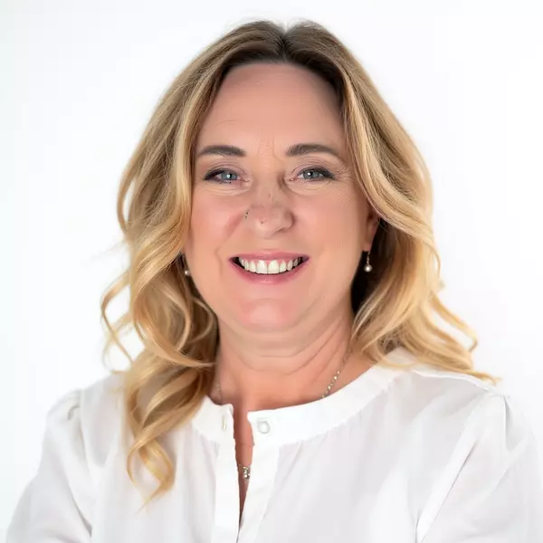 LAURIE SNYDER