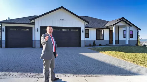 Stunning New Home with Beautiful Spokane Views!