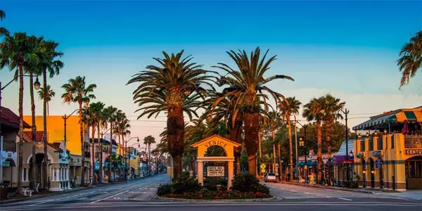 Venice Island, Florida: Things to Do, Restaurants, and Where to Stay