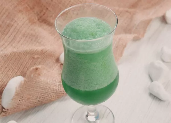 Shamrock Party Punch: Drink Me! I'm Irish!