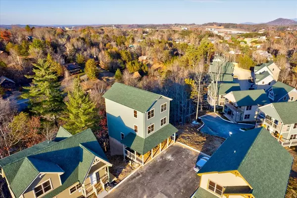 Search Pigeon Forge & Gatlinburg Homes,Suzanne Fletcher