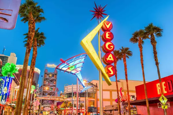 Why Now Is the Time to Invest in the Las Vegas Real Estate Market,Jeremy Hyde